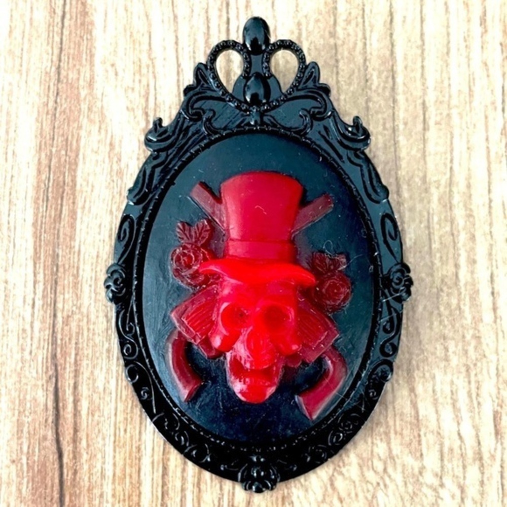 Black and Red Skull Handmade Victorian Style Pendant Brooch, New, Unworn